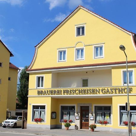 Brauerei Und Gasthof Frischeisen ケールハイム エクステリア 写真