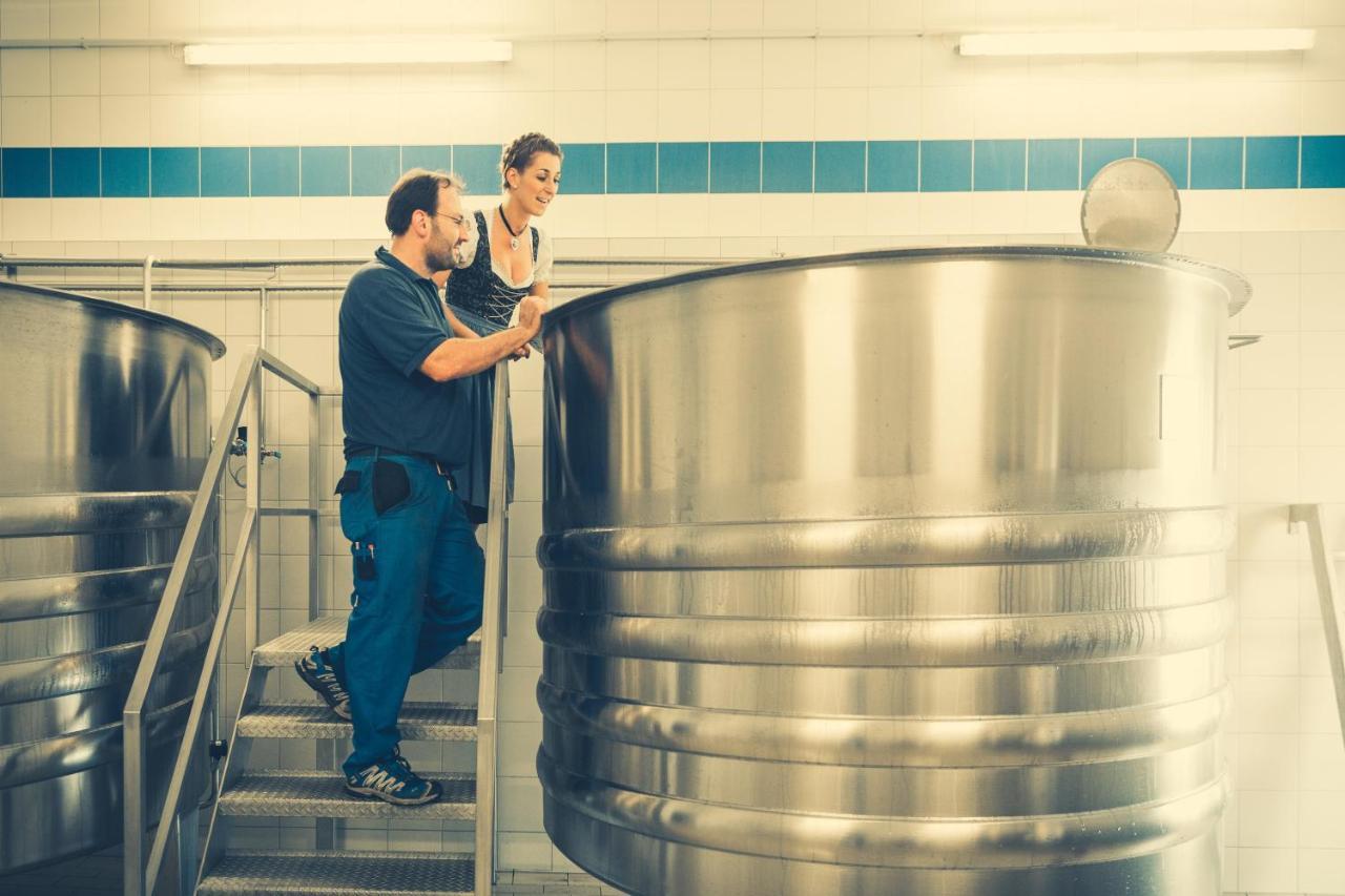Brauerei Und Gasthof Frischeisen ケールハイム エクステリア 写真