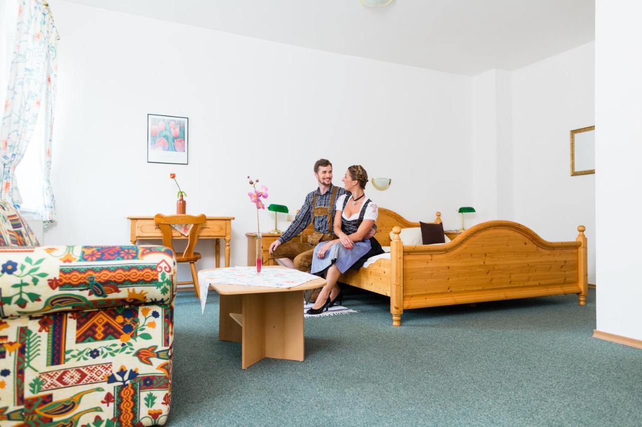 Brauerei Und Gasthof Frischeisen ケールハイム エクステリア 写真