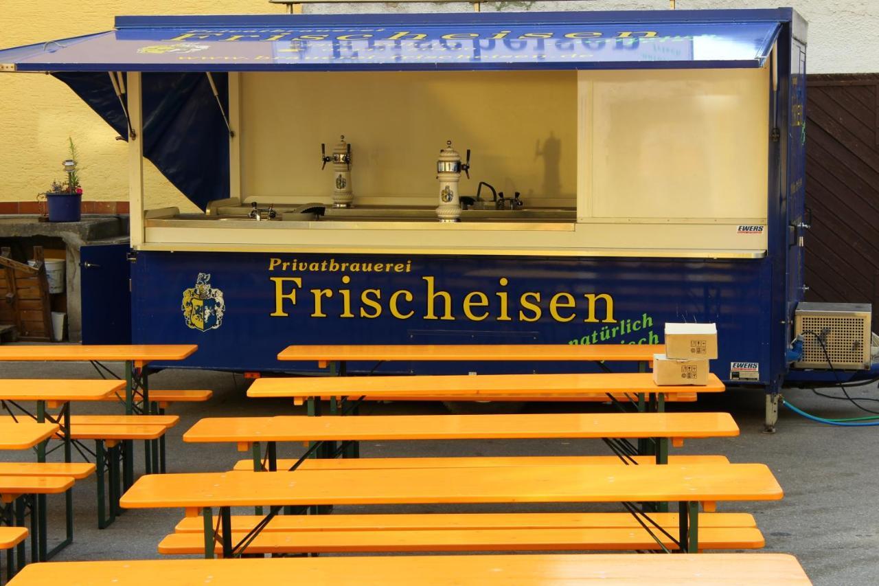 Brauerei Und Gasthof Frischeisen ケールハイム エクステリア 写真