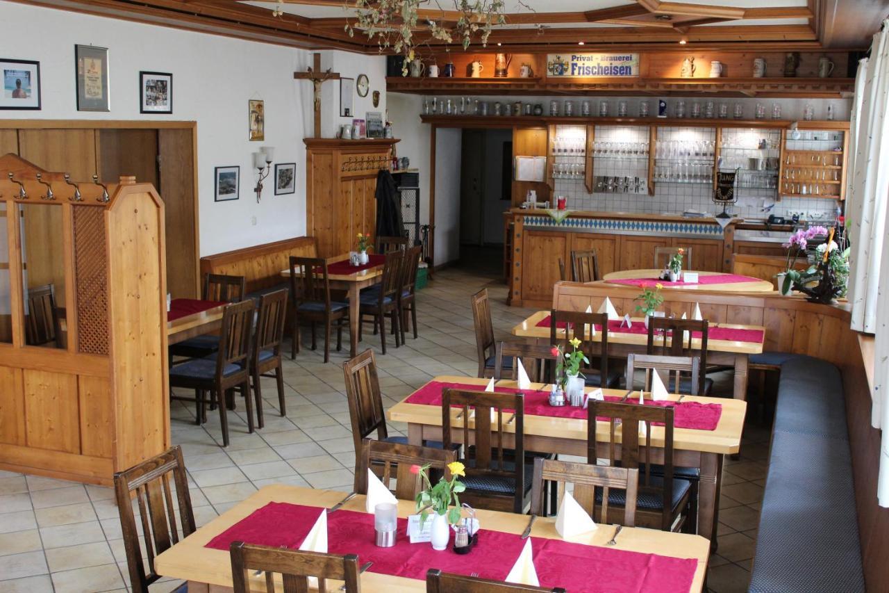 Brauerei Und Gasthof Frischeisen ケールハイム エクステリア 写真