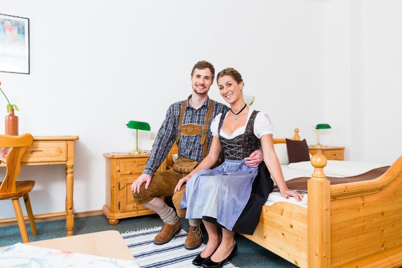Brauerei Und Gasthof Frischeisen ケールハイム エクステリア 写真